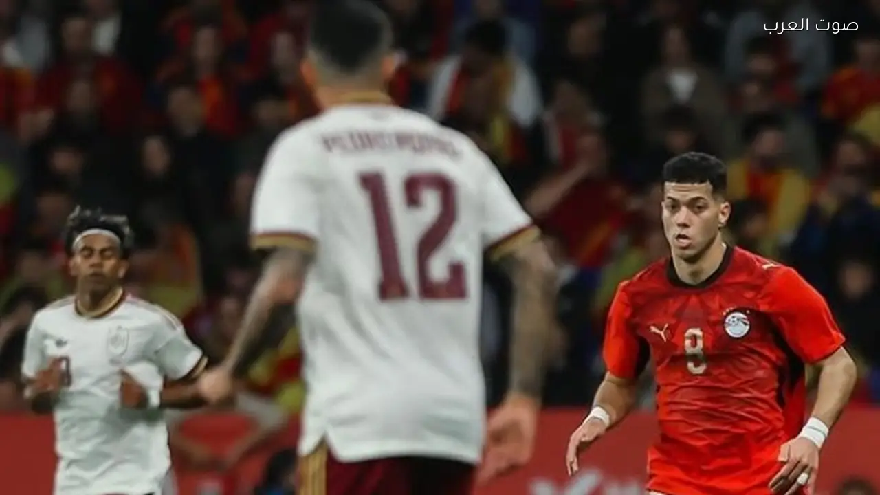 إمام عاشور ينشر صوراً من مباراة مصر ضد إسبانيا