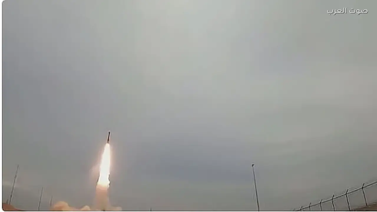 إيران تطلق 120 مسيّرة و32 صاروخًا نحو الخليج والأردن بعد وقف النار