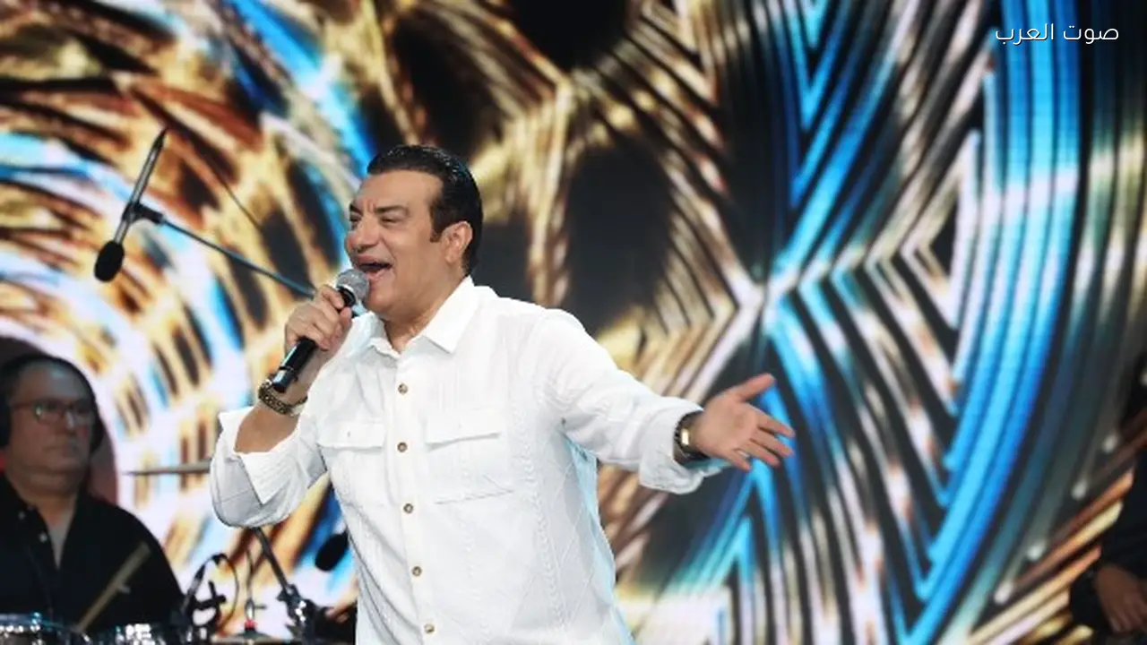 إيهاب توفيق يحيي حفلاً مكتظاً بالجمهور في أبوظبي