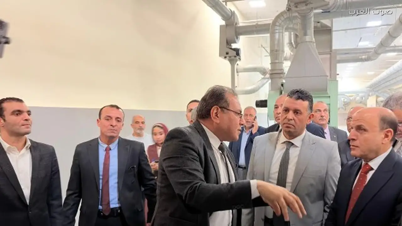 اجتماع في المحلة لبحث تعزيز التصنيع المحلي في الصناعات النسيجية