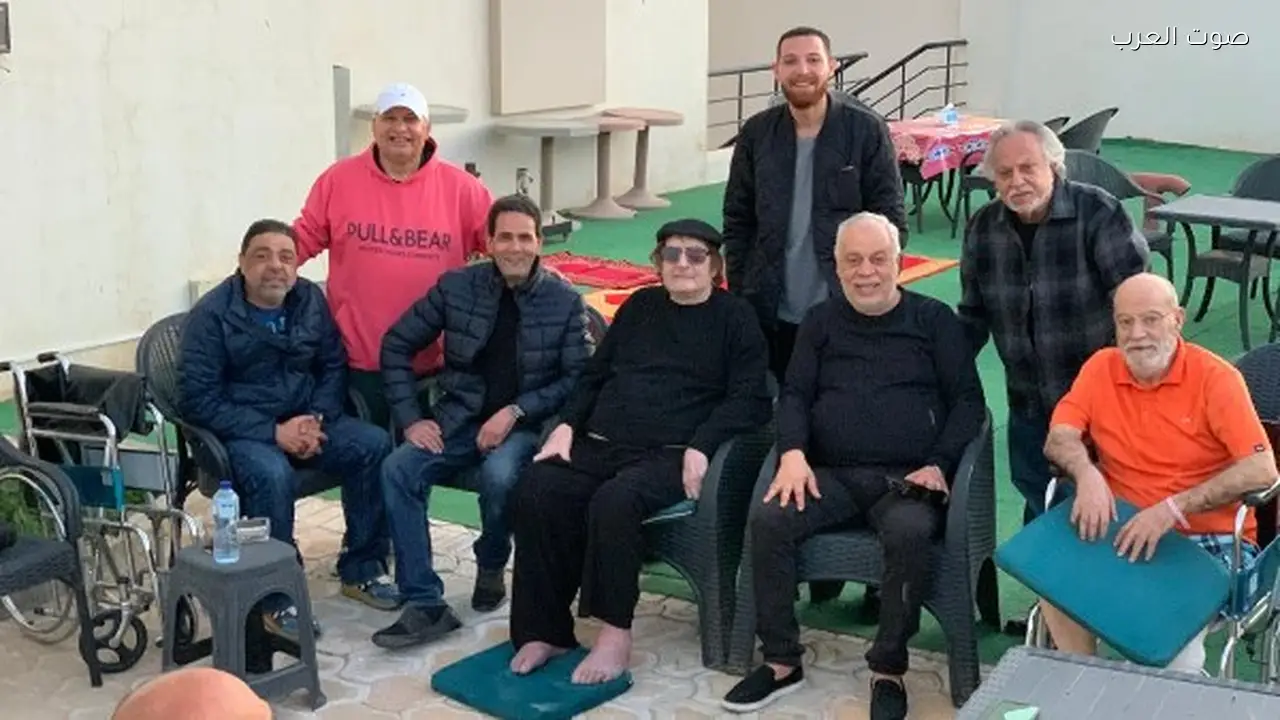 استقبال إنساني للفنان نبيل نور الدين في دار رعاية كبار الفنانين