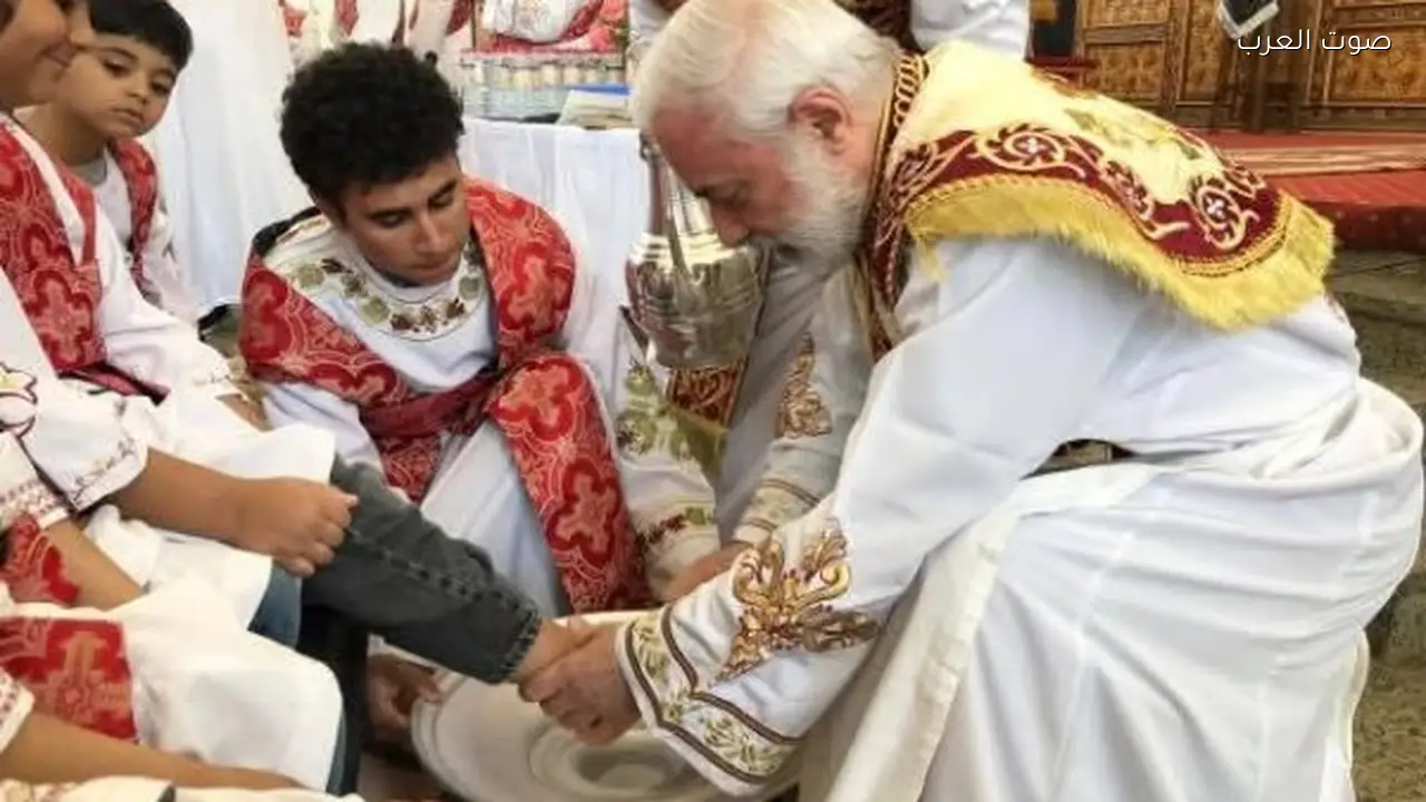 الأنبا باسيليوس يقود صلوات خميس العهد في كاتدرائية القيامة بالمنيا الجديدة