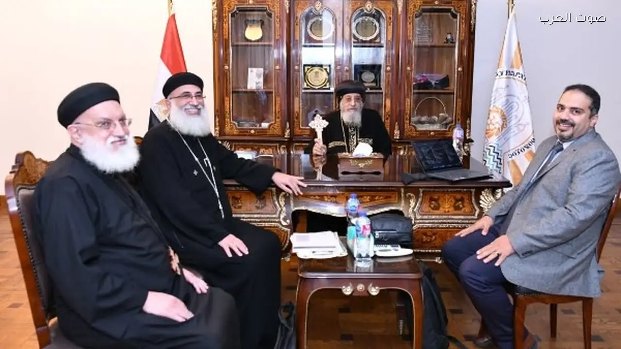 البابا تواضروس يناقش مستجدات التعليم مع وكيل إكليريكية الإسكندرية