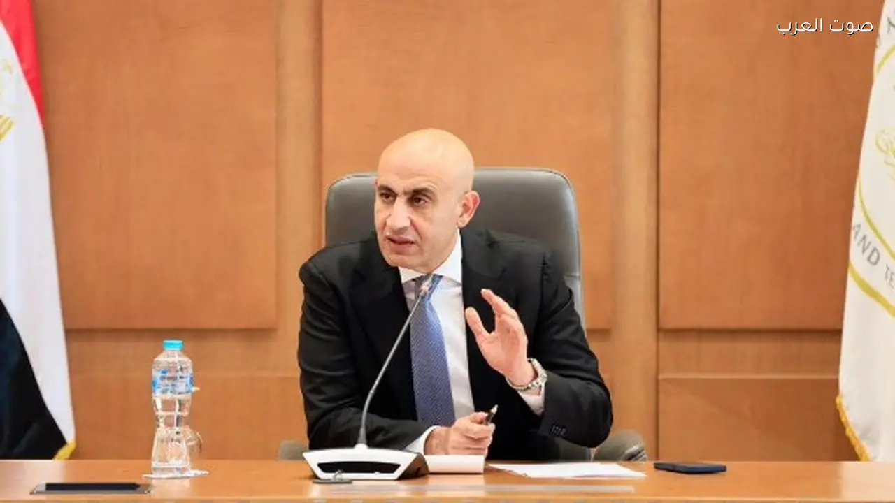 التعليم تحسم الجدل حول تحويل الدراسة “أونلاين” غداً للمدارس