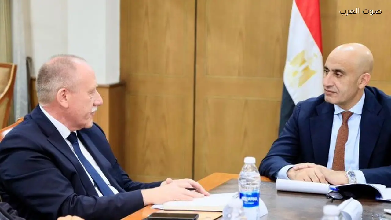 التعليم تستكشف فرص منح طلاب المدارس الفنية شهادات معتمدة من ألمانيا