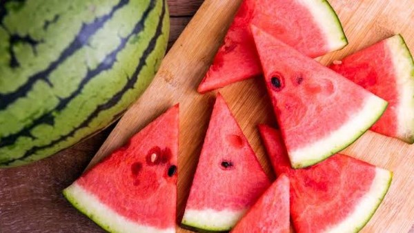 الزراعة توضح حقيقة تسمم البطيخ في الأسواق