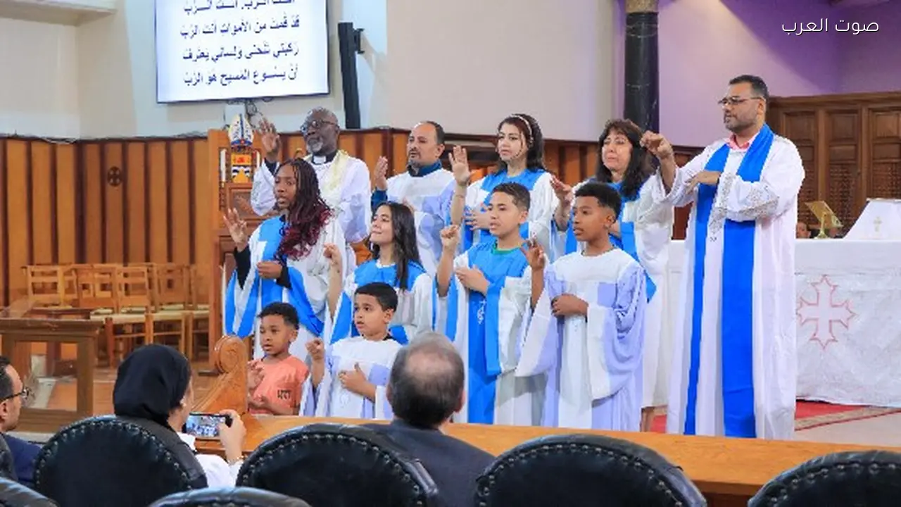 الكنيسة الأسقفية تقدم ترجمة بلغة الإشارة للصم في قداس العيد