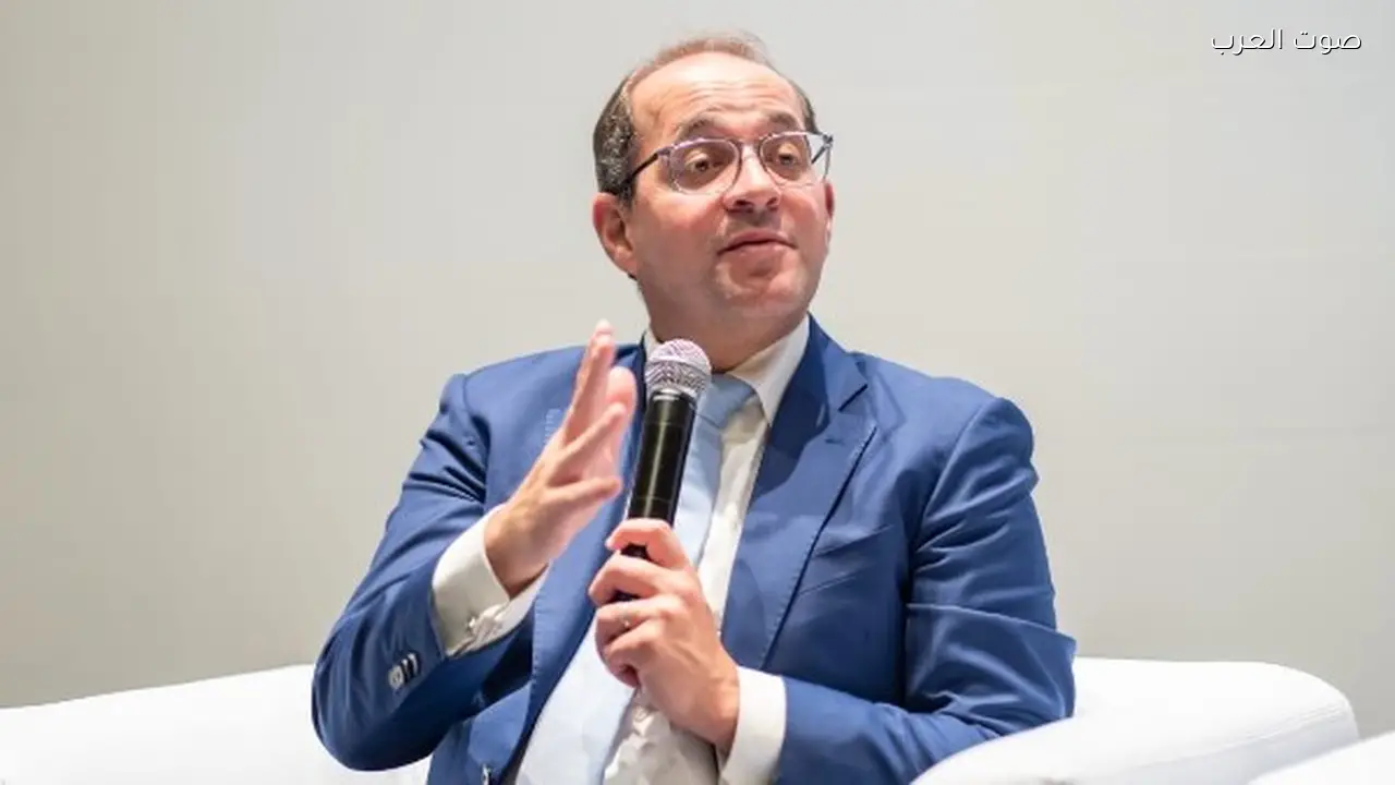 المالية تعلن إجراءات لتسهيل الإفراج الجمركي عن الحاويات