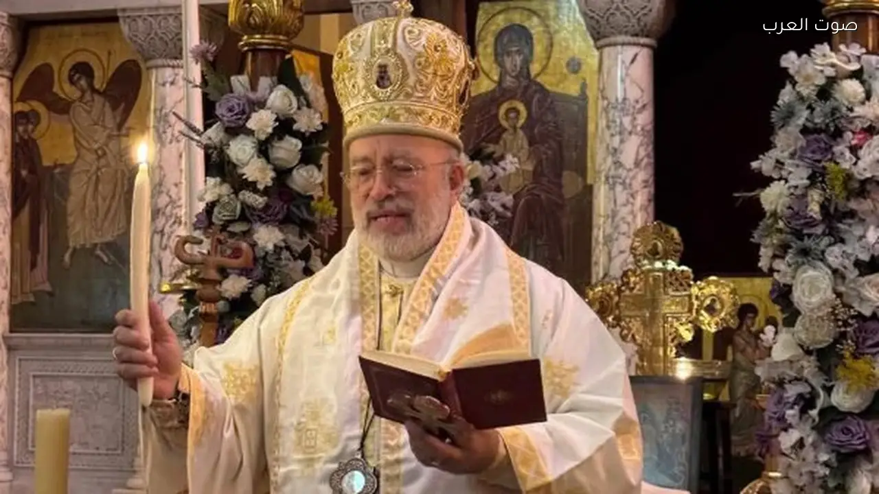 المطران شامي يقود صلوات سبت النور في كاتدرائية القيامة بالقاهرة