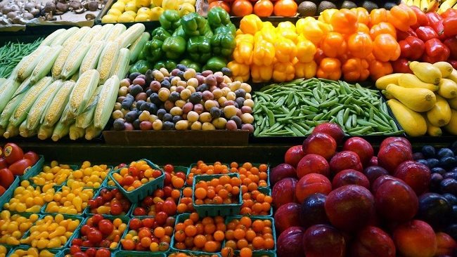 انخفاض أسعار الخضار والفاكهة اليوم في الأسواق