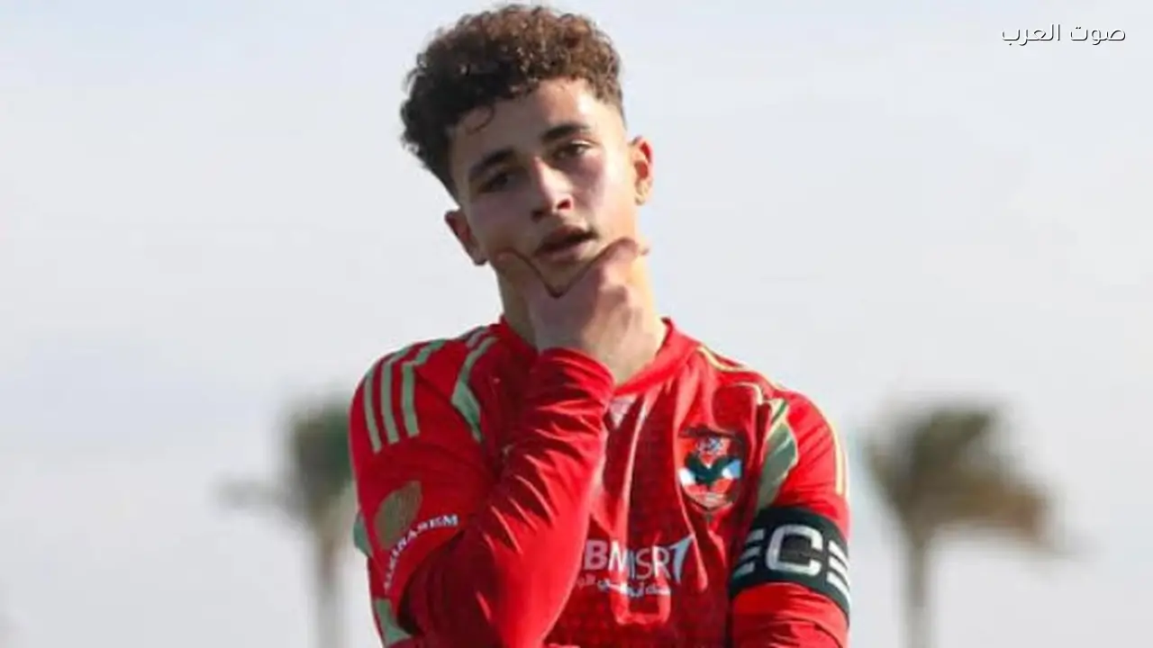 بلال عطية يغادر الملعب باكياً بعد إصابته ونقله للمستشفى