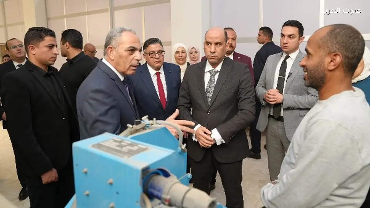 تسليم عقود لذوي الهمم وشهادات لخريجي التدريب المهني في الإسماعيلية