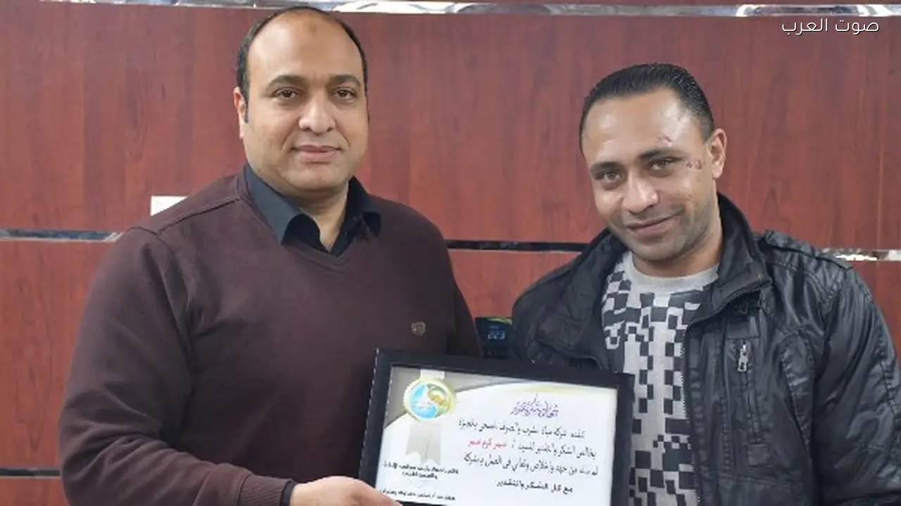 تكريم سائق مصاب في مياه الأمطار من رئيس مياه الشرب بالجيزة