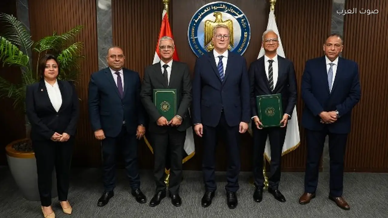 توريد خام الفوسفات للمجمع الصناعي في قناة السويس