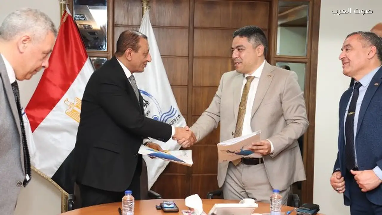 توقيع عقد لبناء 4 قاطرات بحرية بين موانئ البحر الأحمر وهيئة قناة السويس