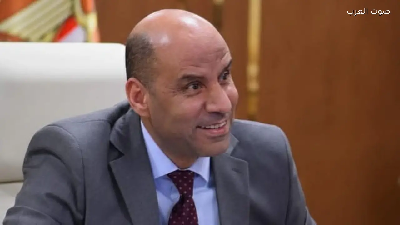 حظر تشغيل المصريات في المقاهي والكافيهات بالخارج