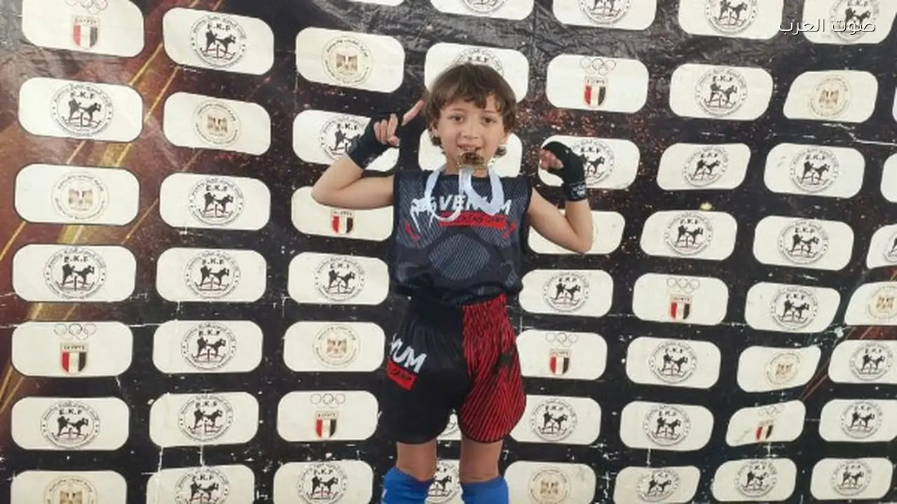 حمزة محمد يتوج ببطولة الجمهورية في الكيك بوكسينغ للبراعم