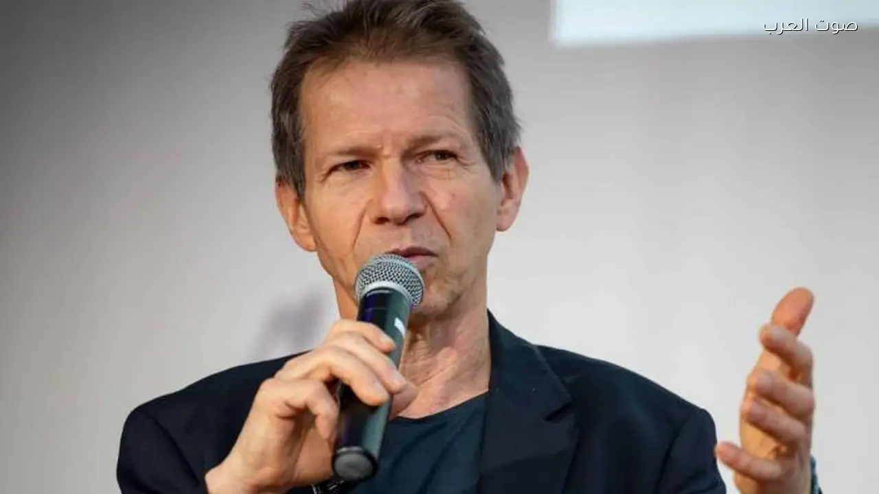 خبير طاقة: انخفاض أسعار النفط لن يؤثر سريعًا على أسعار البنزين