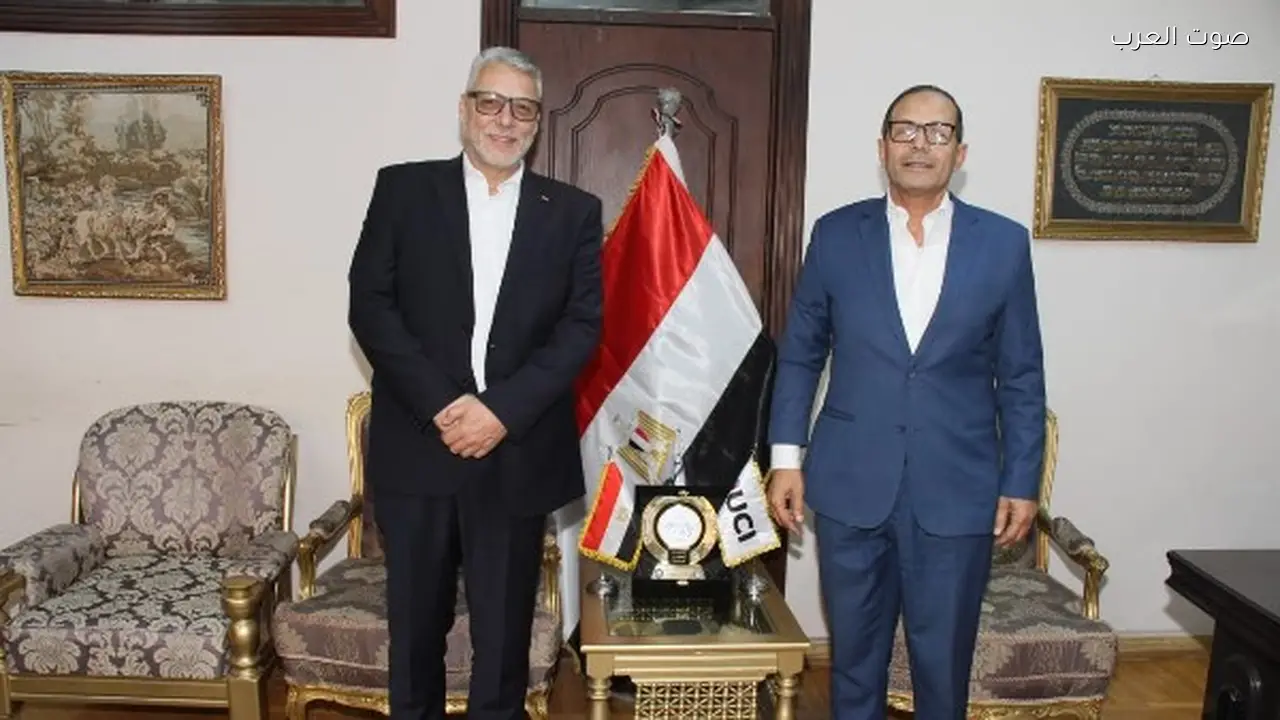 رئيس اتحاد الدراجات يلتقي الخبير الإيطالي في القاهرة