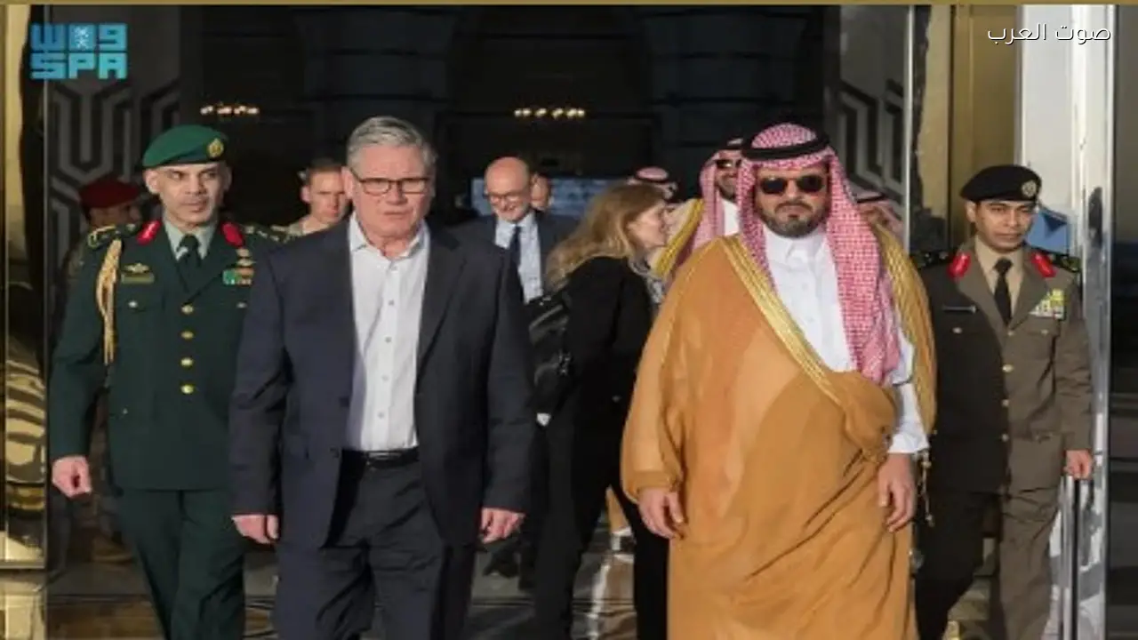 رئيس الوزراء البريطاني يغادر جدة بعد زيارة رسمية
