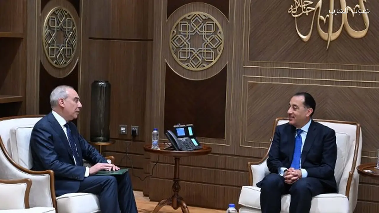 رئيس الوزراء يجتمع بالسفير علاء يوسف لبحث قضايا الاستعلامات