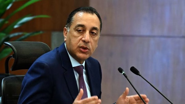 رئيس الوزراء يناقش المشروعات القومية وأسعار السلع في اجتماع الحكومة