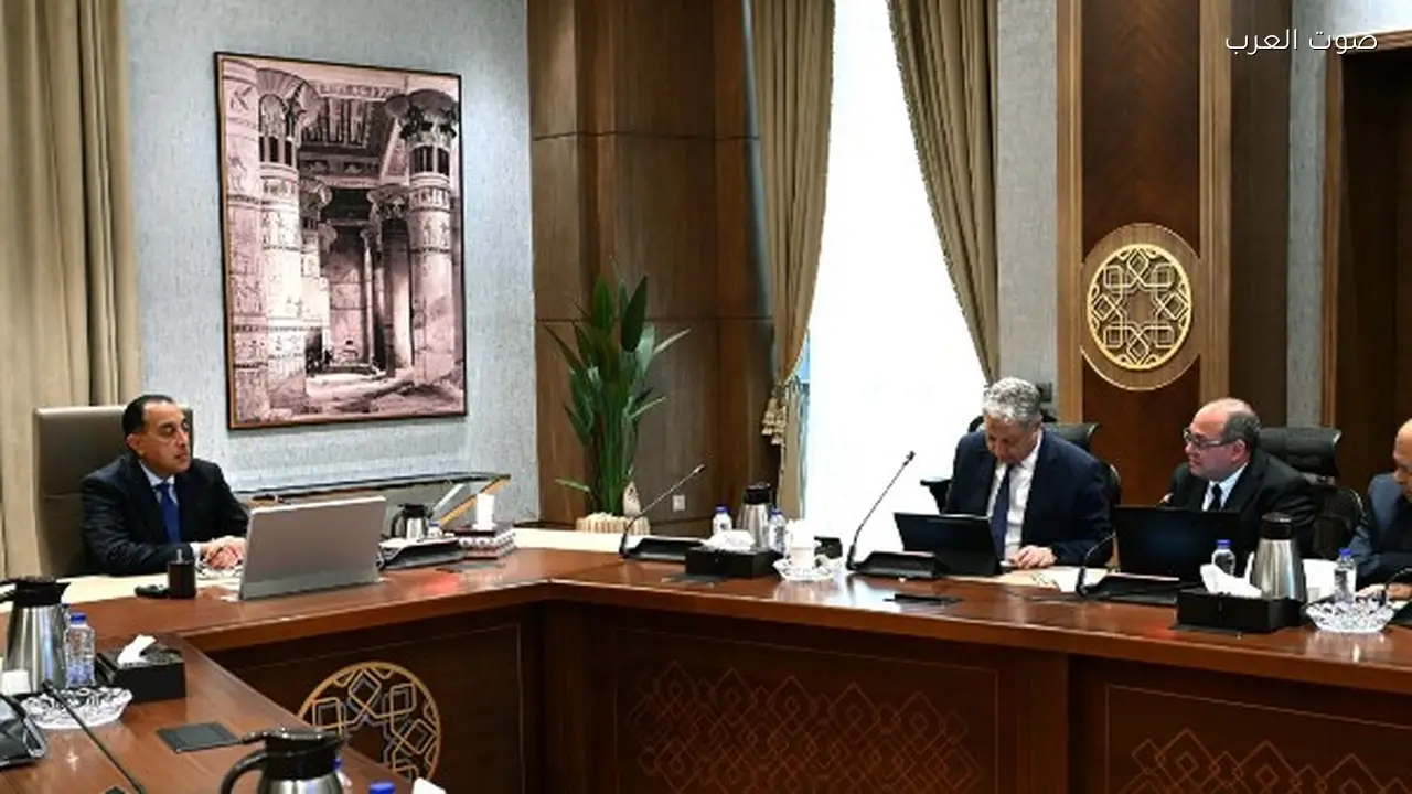 رئيس الوزراء يناقش تسريع مشروعات حياة كريمة في 20 محافظة