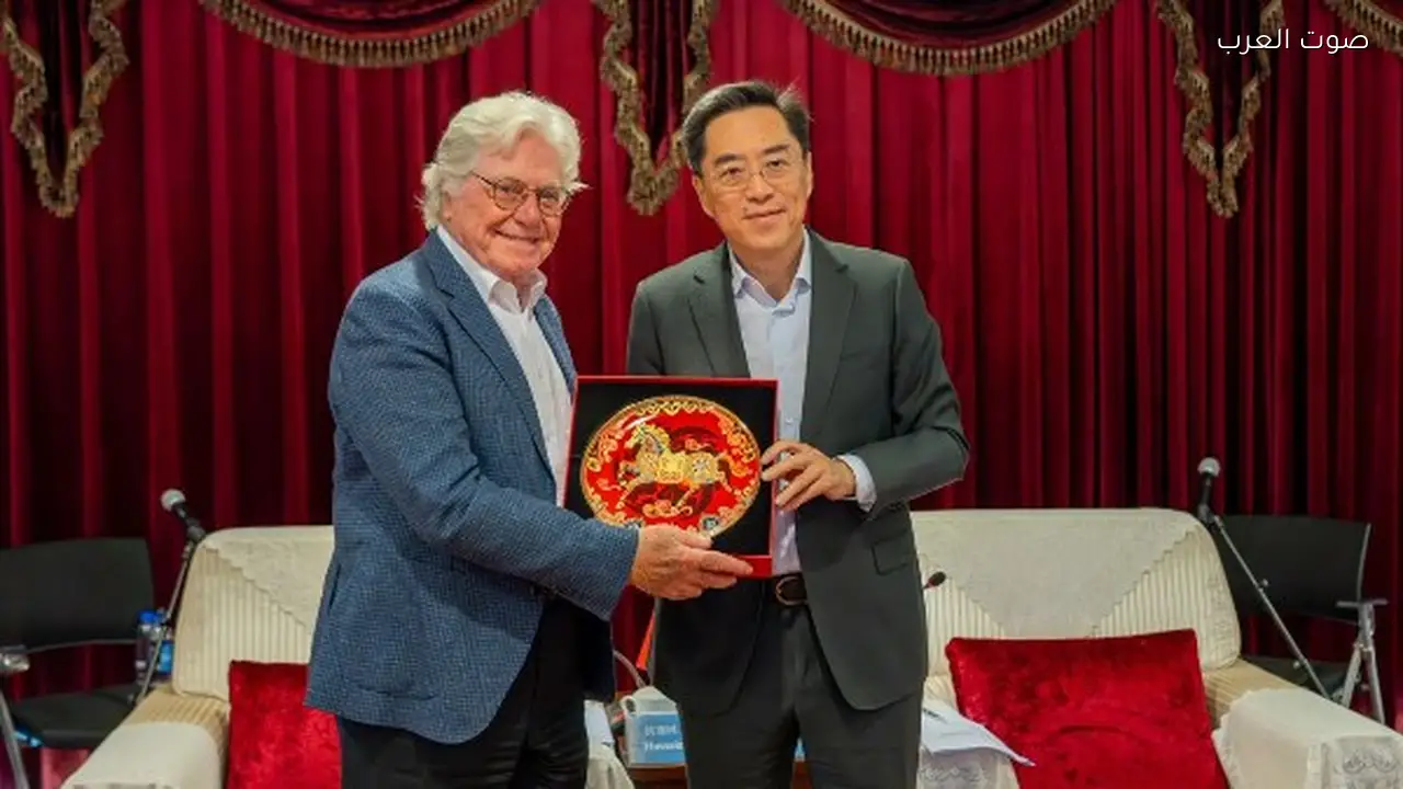 رئيس مهرجان القاهرة السينمائي يناقش شراكة مع مجموعة الصين للإعلام