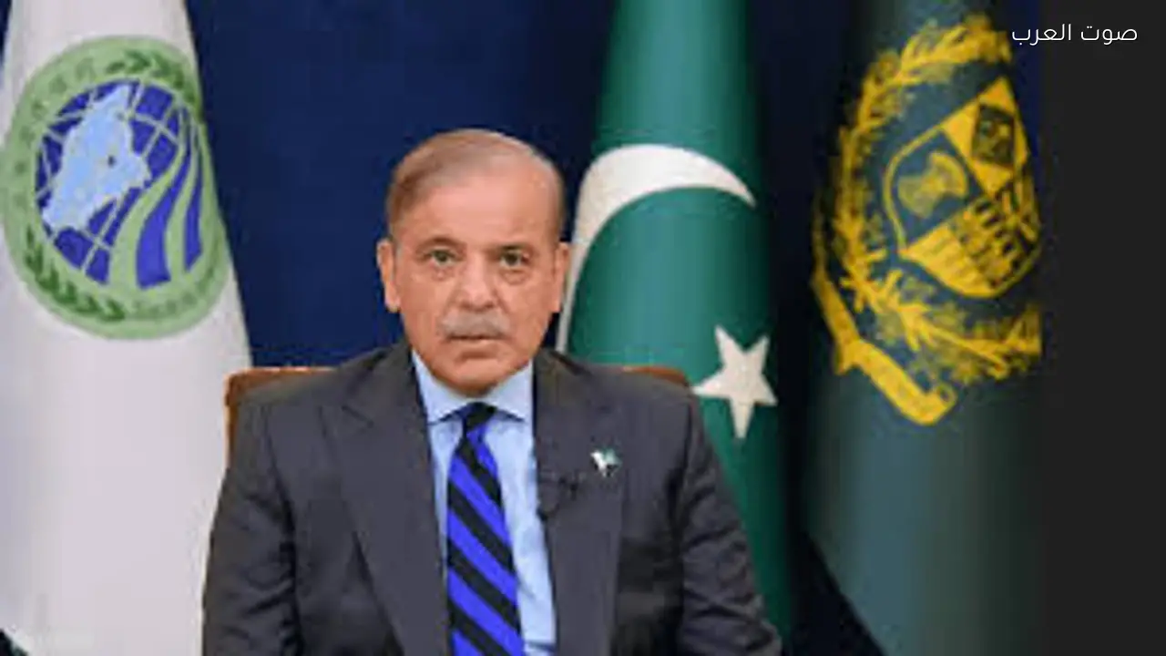 رئيس وزراء باكستان يتحدث مع بزشكيان عن محادثات سلام في إسلام آباد