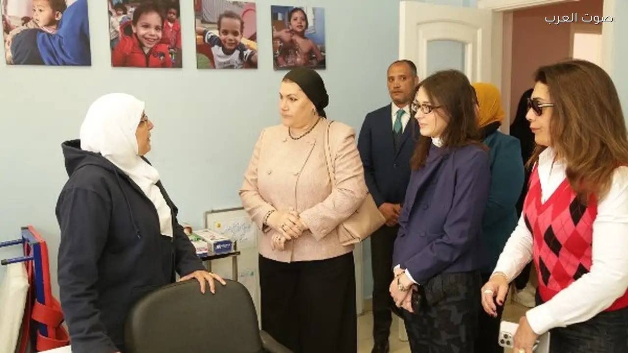 رئيسة القومي للأمومة تزور مركز فيس للكفالة وتثني على رعاية الأطفال