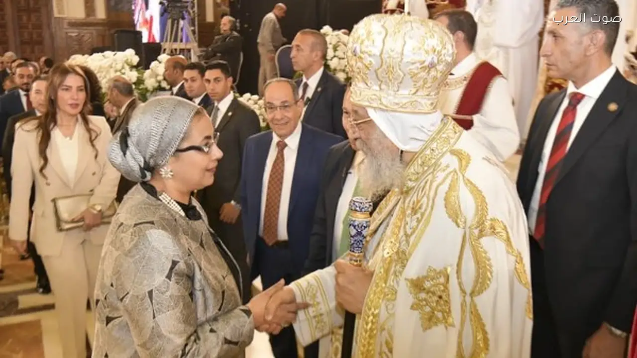 رئيسة القومي للمرأة تحضر قداس عيد القيامة وتُهنئ البابا تواضروس