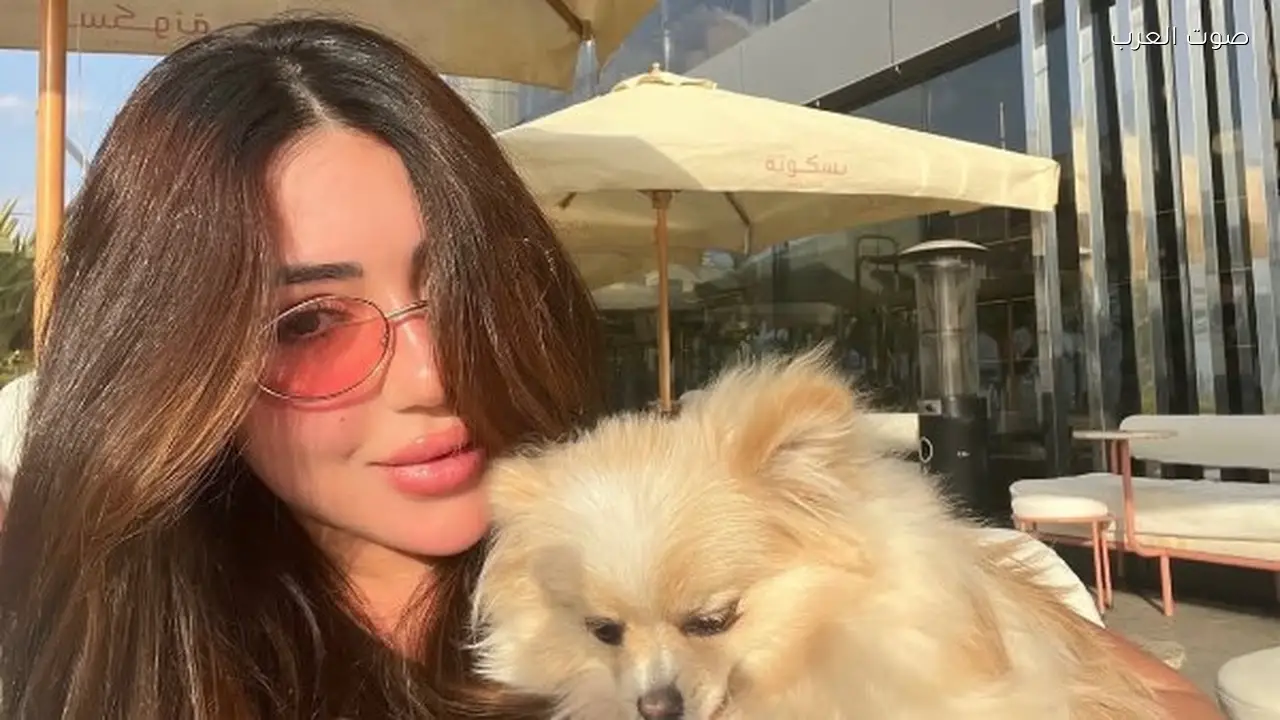 سارة سلامة تشارك صورًا جديدة مع كلبها