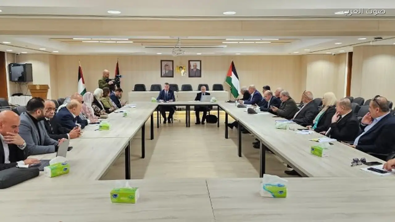 سفارة فلسطين في القاهرة تناقش مسودة الدستور الفلسطيني في لقاء قانوني