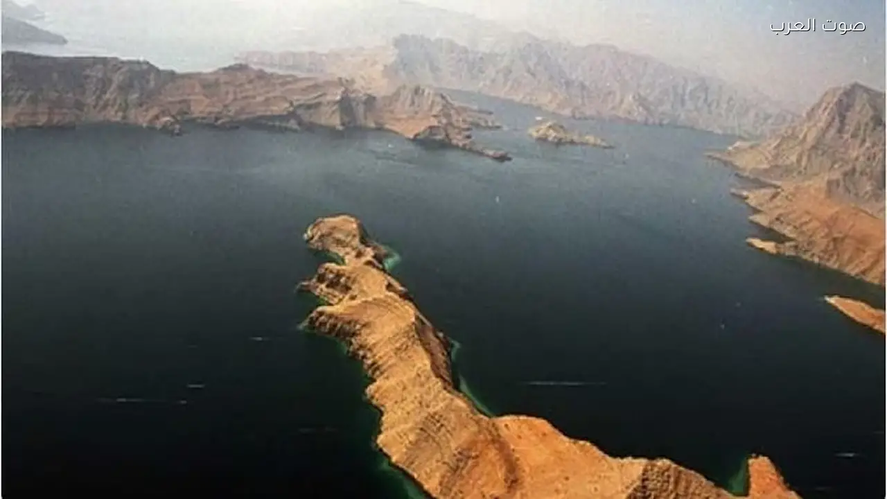 سلطنة عمان وإيران تناقشان تأمين عبور مضيق هرمز