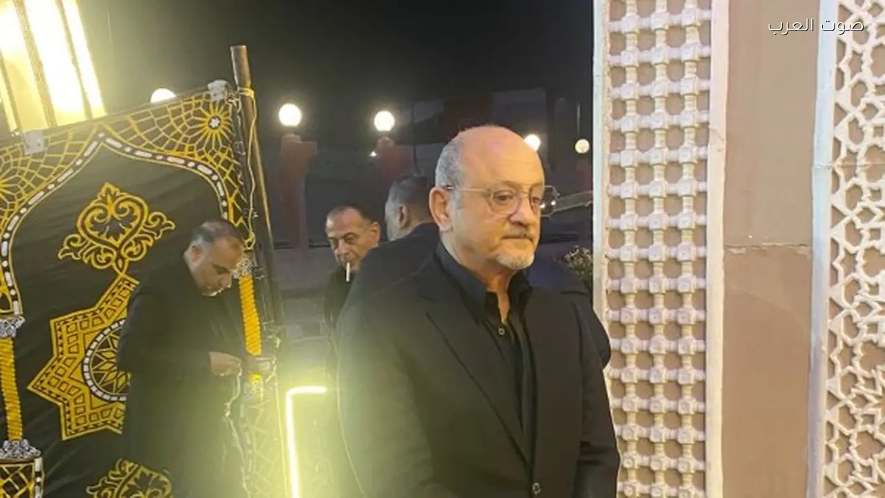 شريف عرفة ومنة عرفة يحضران عزاء عبد الحميد التوني