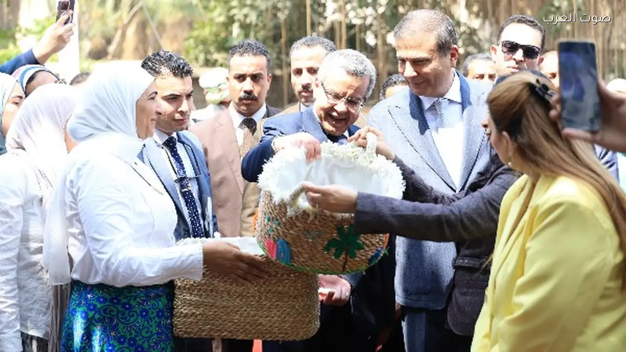 صندوق دعم الصناعات الريفية يشارك في معرض “ديارنا زهور الربيع”