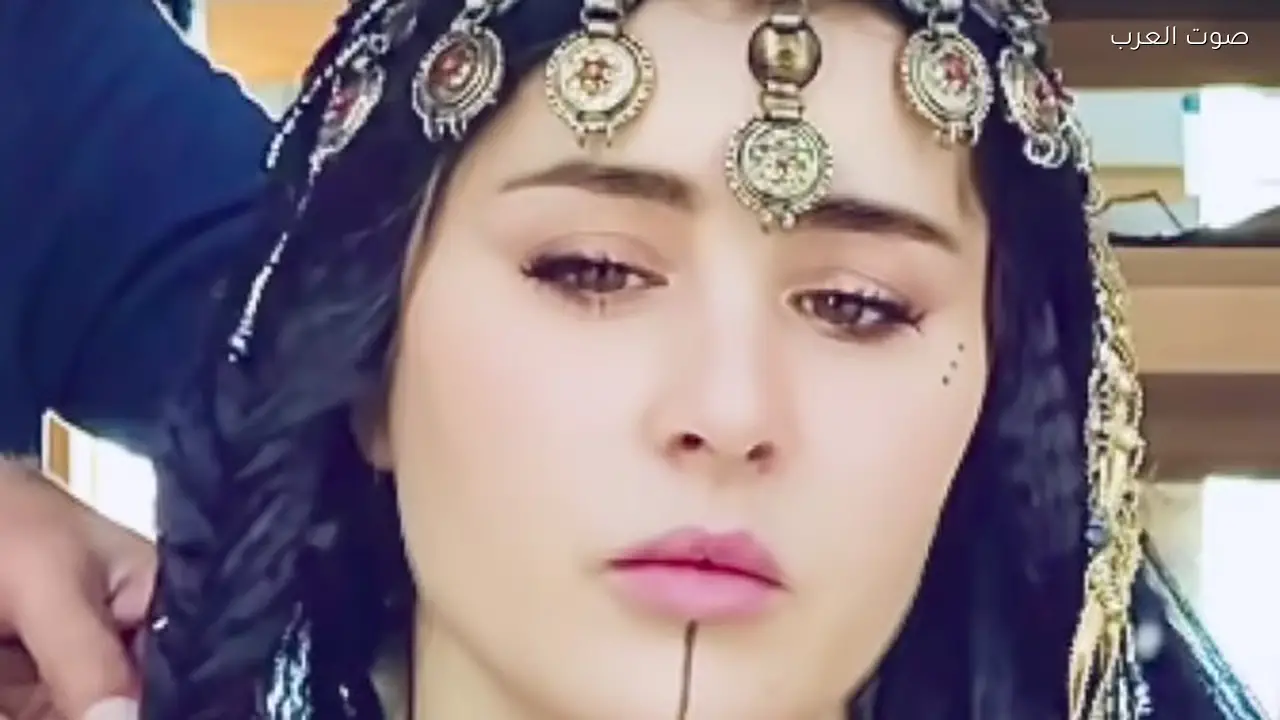 عائشة بن أحمد تكشف كواليس عملها الجديد عبر صور