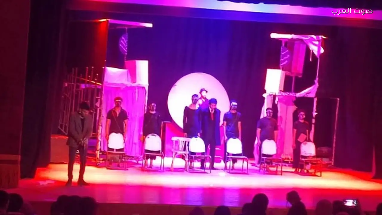 “عرض مسرحية كافكا في قصر ثقافة ببا يستعرض الصراعات النفسية”