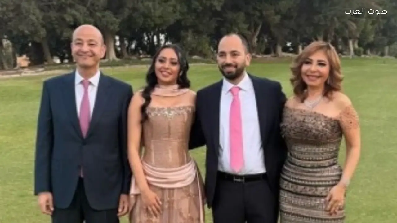 عمرو أديب ولميس الحديدي يحتفلان بخطبة ابنهما