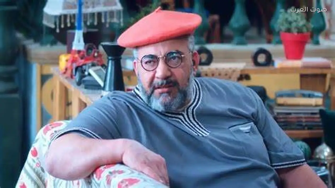 عمرو سمير عاطف يقدم “جريمة في فندق السعادة” مزيجاً من الغموض والكوميديا