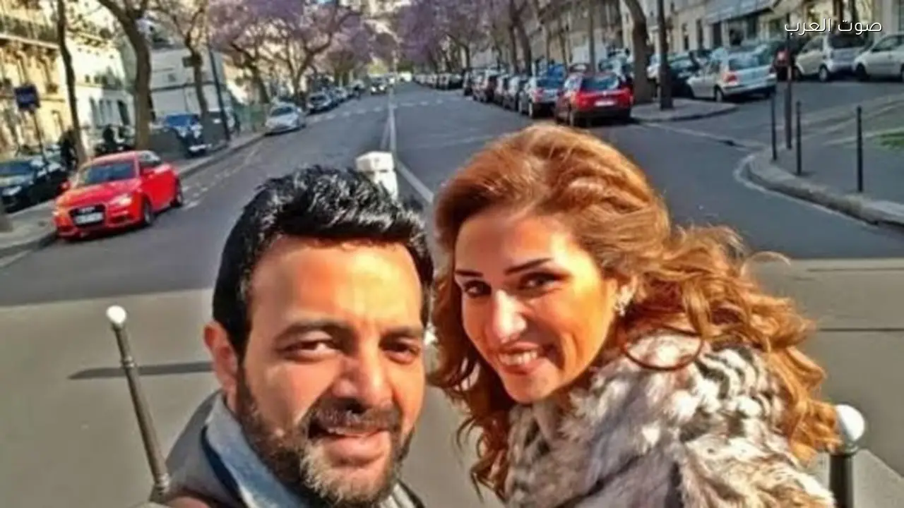 عمرو محمود ياسين يقدم دعمًا لزوجته في محنتها الصحية