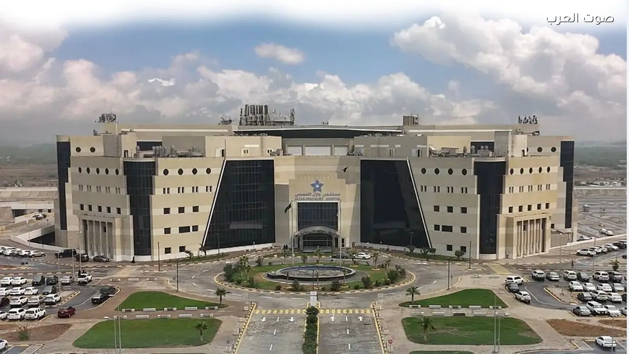 فريق طبي بمستشفى جازان ينقذ حالة حرجة بعملية جراحية نوعية