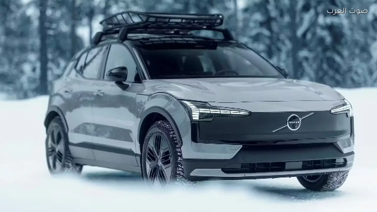 فولفو تقدم سيارتها الكهربائية EX30 الجديدة مع صور