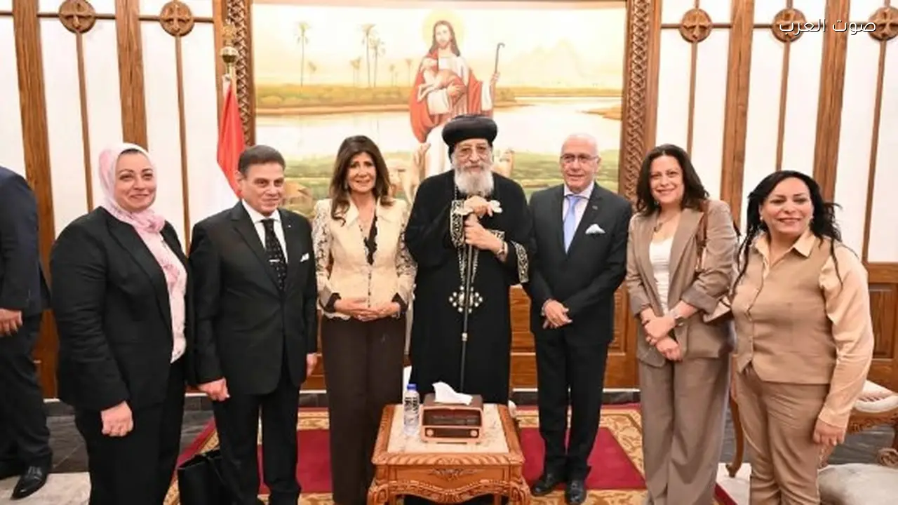 قداسة البابا يستقبل وفد جمعية أصدقاء متحف الحضارة لتهنئته بعيد القيامة