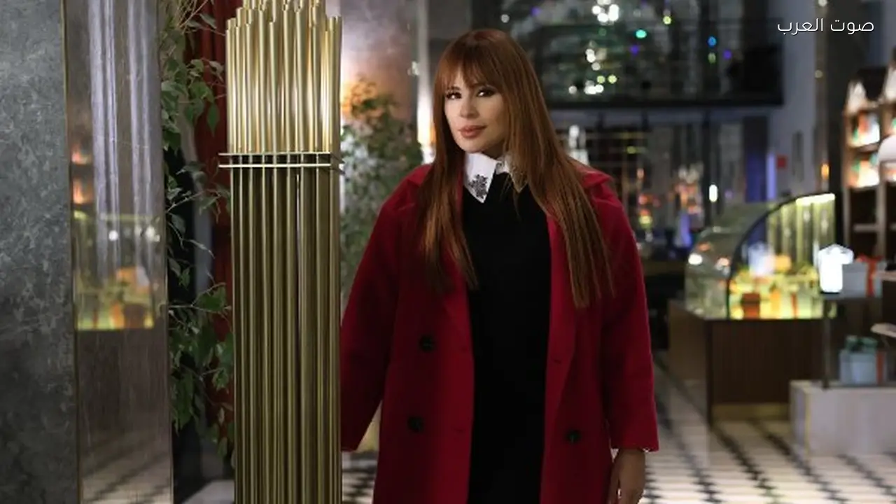 كارول سماحة تتألق بإطلالة كلاسيكية جديدة