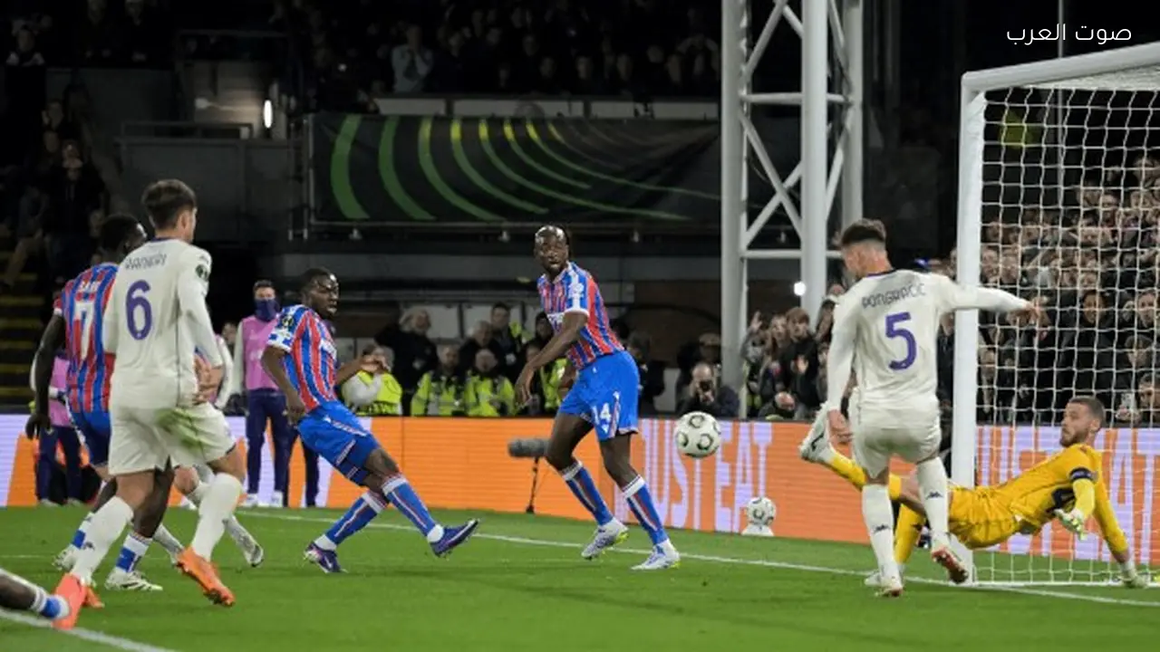 كريستال بالاس يتفوق على فيورنتينا بثلاثية في ذهاب ربع نهائي دوري المؤتمر الأوروبي