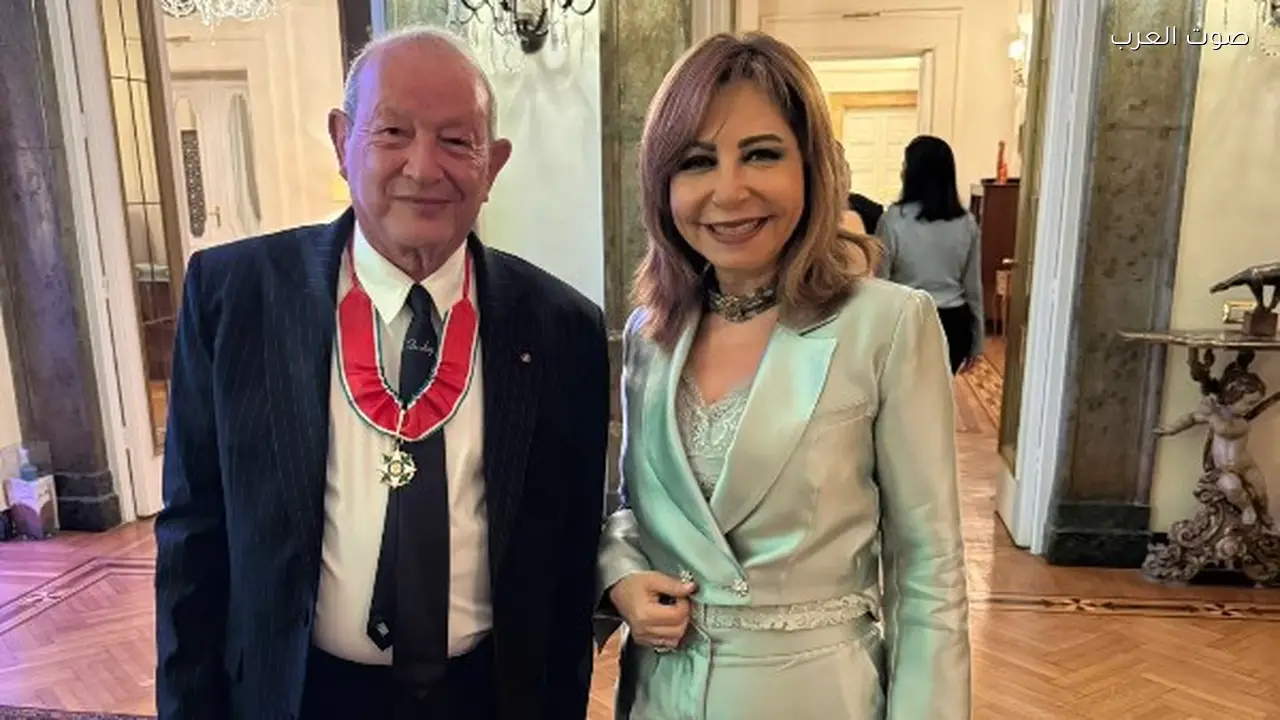 لميس الحديدي تهنئ نجيب ساويرس بعد منحه وسام نجمة إيطاليا