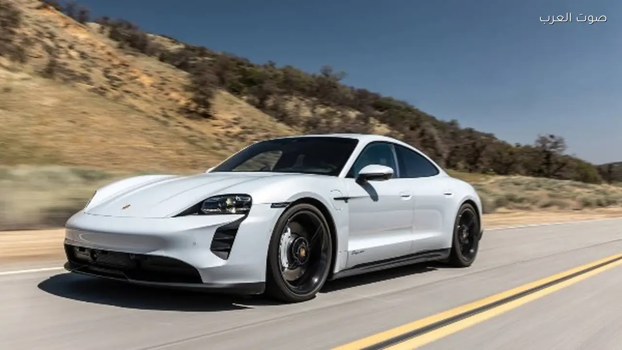 مالكو تايكان يقاضون بورش بسبب سخونة كابلات الشحن