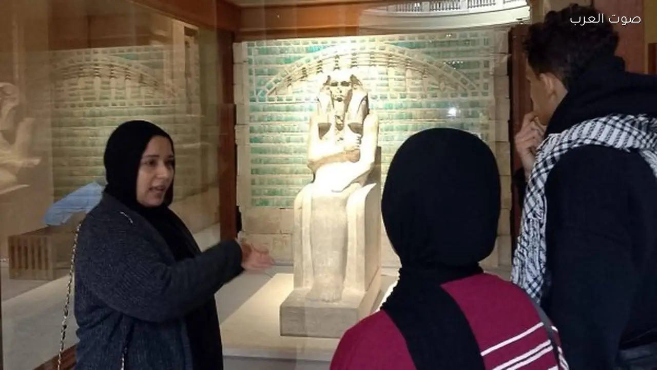 متحف التحرير يستقبل طلاب تربية فنية من حلوان لتعزيز الهوية البصرية