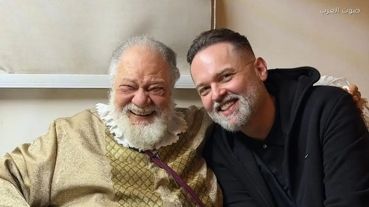 محمد محمود عبد العزيز يثني على مسرحية الملك لير